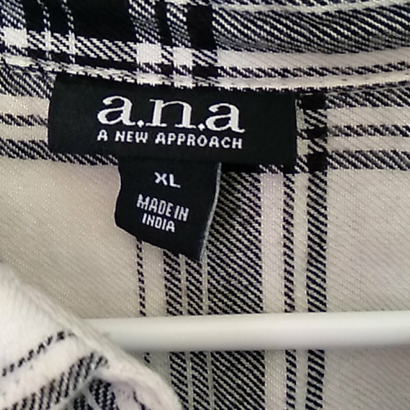 Dress - Picture 4 of 4